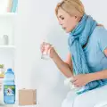 donna beve acqua fontenoce contro raffreddore e mal di gola